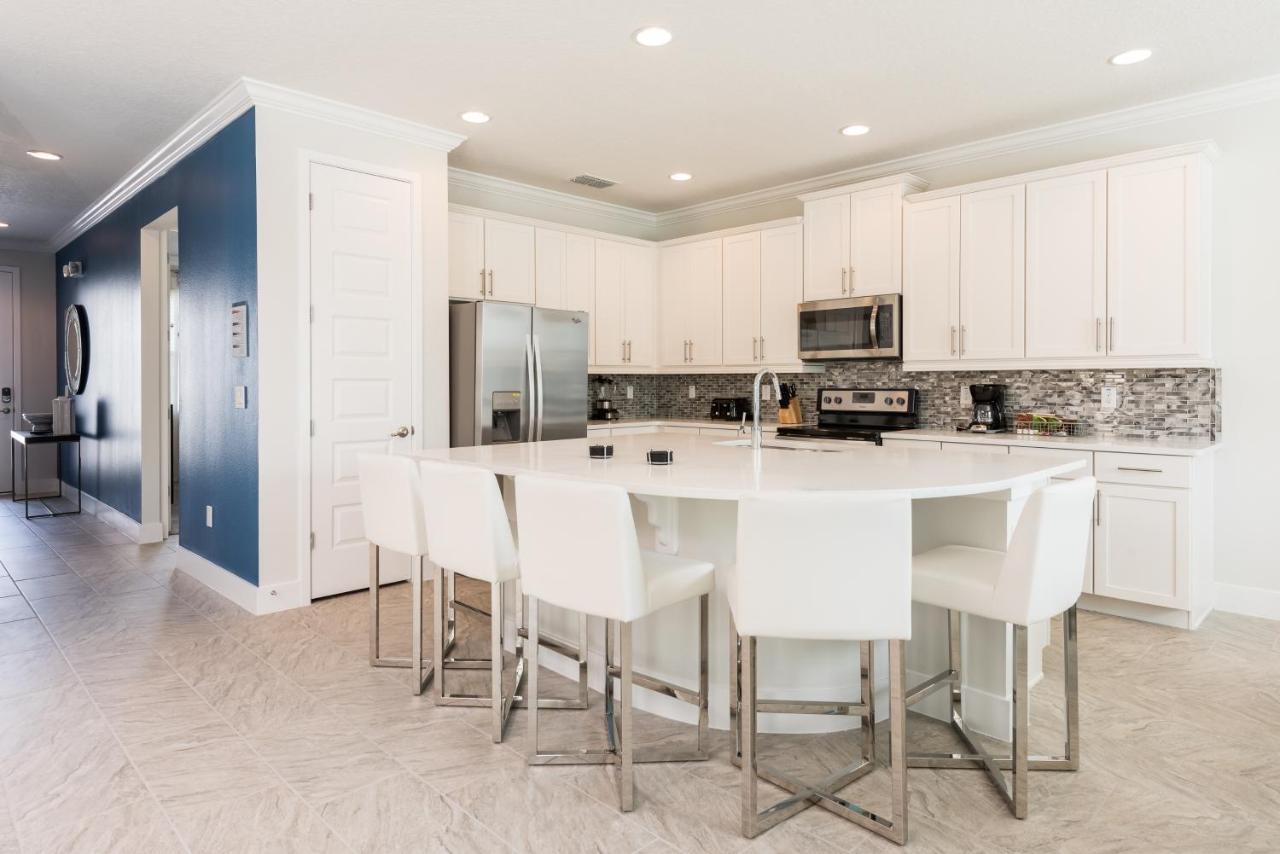 Chic Home With Private Pool Near Disney World By Rentyl - 7706F Orlando Extérieur photo