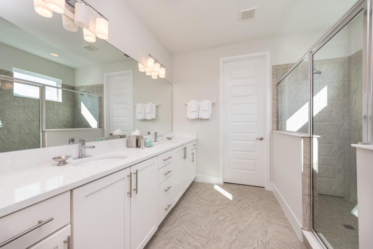 Chic Home With Private Pool Near Disney World By Rentyl - 7706F Orlando Extérieur photo