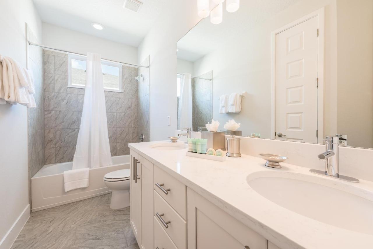Chic Home With Private Pool Near Disney World By Rentyl - 7706F Orlando Extérieur photo